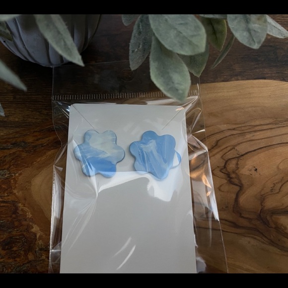 Handmade Abstract Cloud Polymer Clay Stud Earrings - Picture 3 of 6